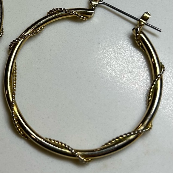 Vintage hoop earrings - Picture 2 of 3